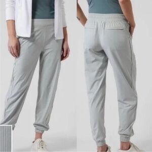 Athleta Textured Brooklyn Jogger City Stripe Coast Grey ‎ size 16
